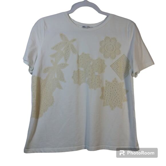 ZARA WHITE LACE APPLIQUE TEE SHORT SLEEVE SIZE SMALL - Picture 1 of 7